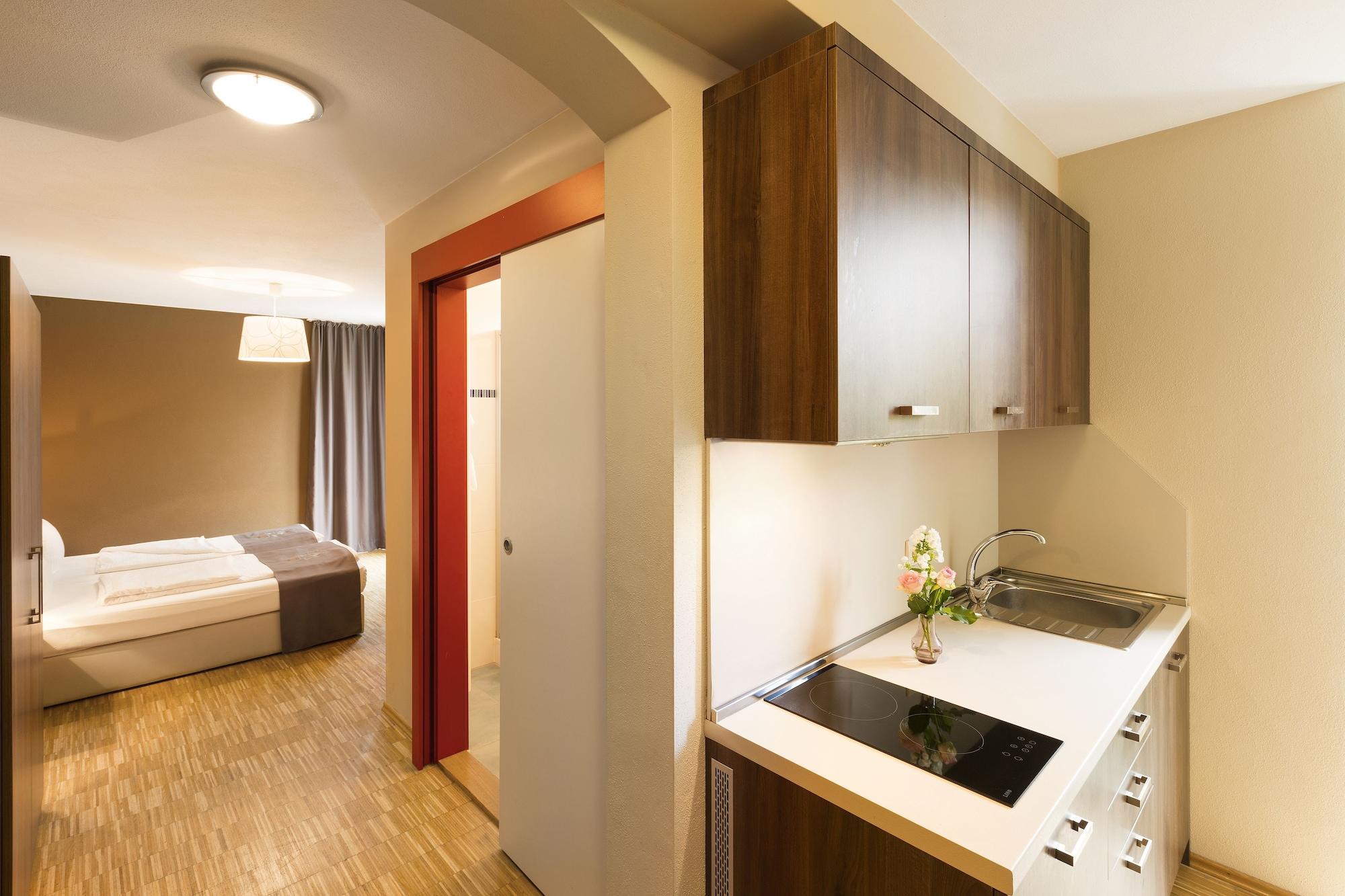 Empress Boutique Hotel Мюнхен Экстерьер фото