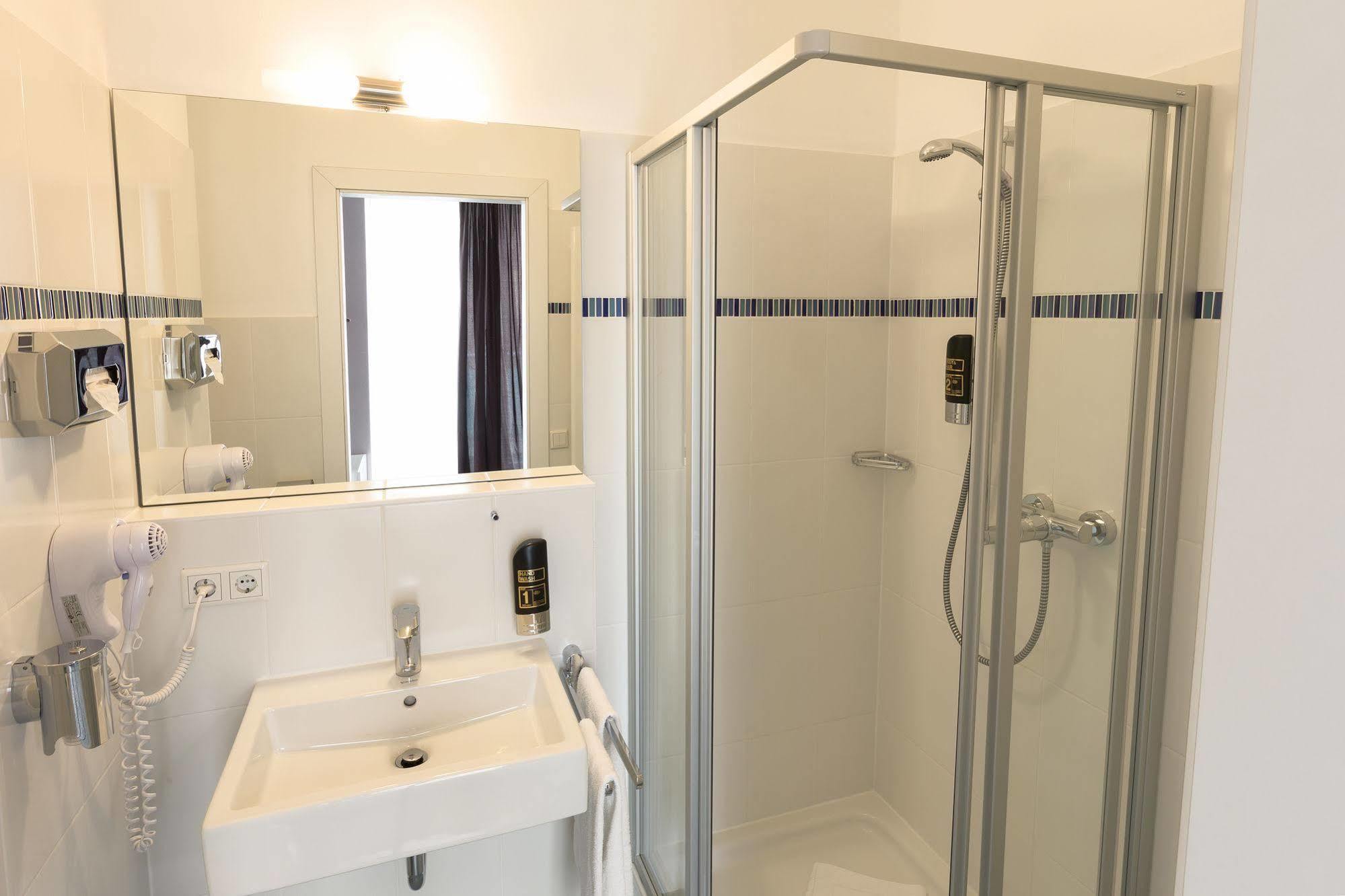 Empress Boutique Hotel Мюнхен Экстерьер фото
